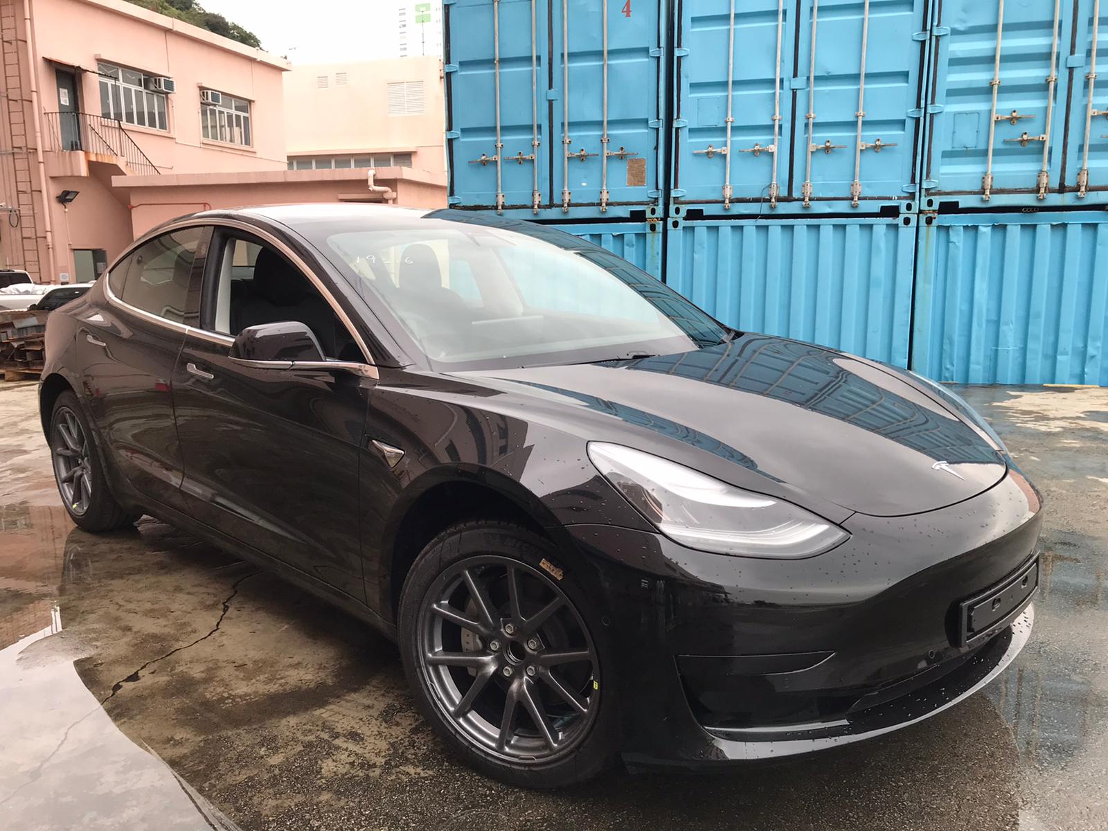 2020-tesla-model-3-black